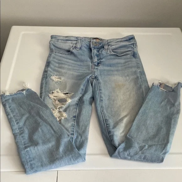 American Eagle size 00 short Women's Light Blue Distressed Jeans - Picture 1 of 6